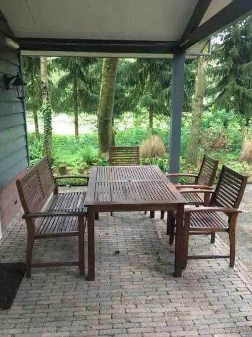 Heerlijk Huis In Een Prachtige Bosrijke Omgeving. プッテン エクステリア 写真